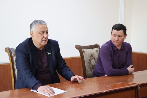 Сенатор қарар тийкарында әмелге асырылып атырған жумыслар менен танысты